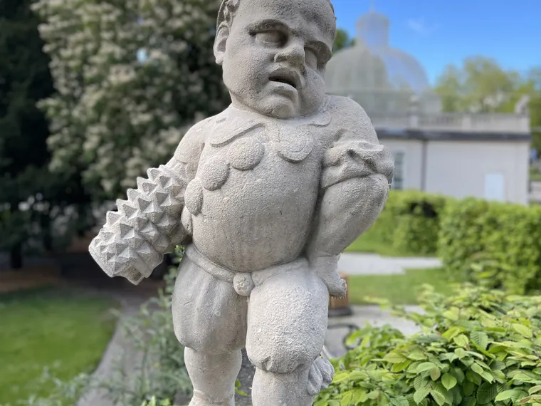 Zwergerl im Mirabellgarten